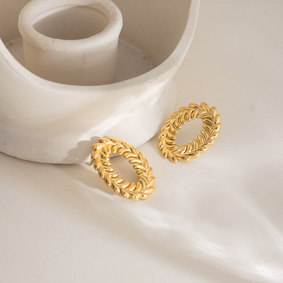 1 Pair Modern Leaf Shape Stainless Steel Waterproof Gold Color Women's Stud Earrings h5 Picture3