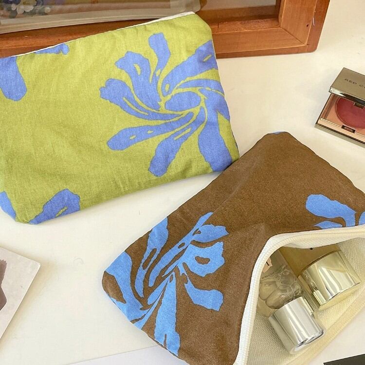 Retro Flower Fabric Women's Makeup Bag h5 Picture2