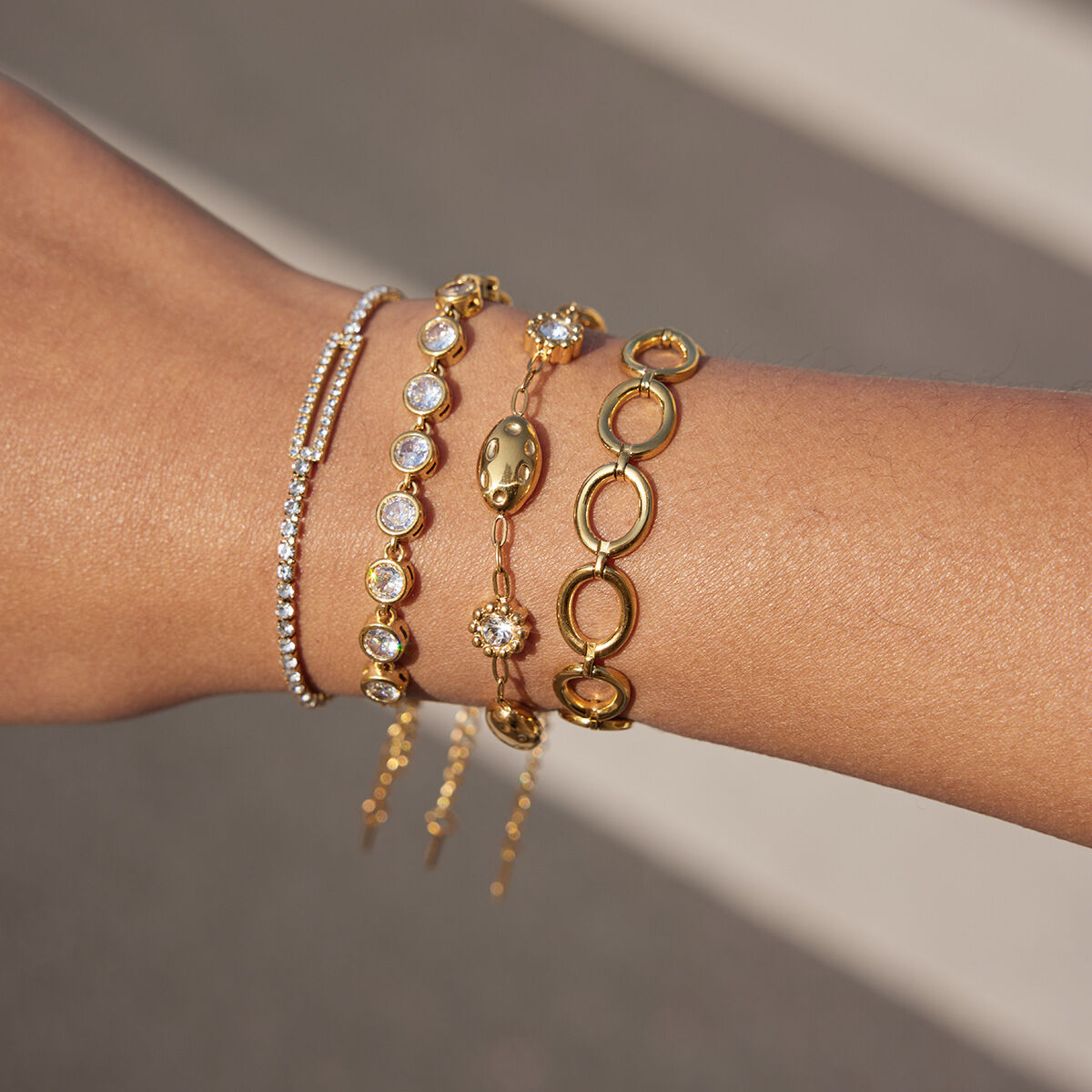 Hammered Texture Oval Stainless Steel Waterproof&Anti-tarnish Gold Color Women's Charm Bracelets Picture3