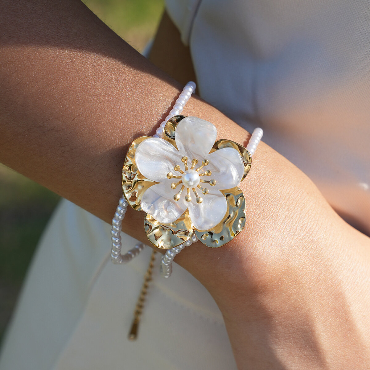 Gorgeous Flower - shaped Stainless Steel Waterproof Bracelet Picture7