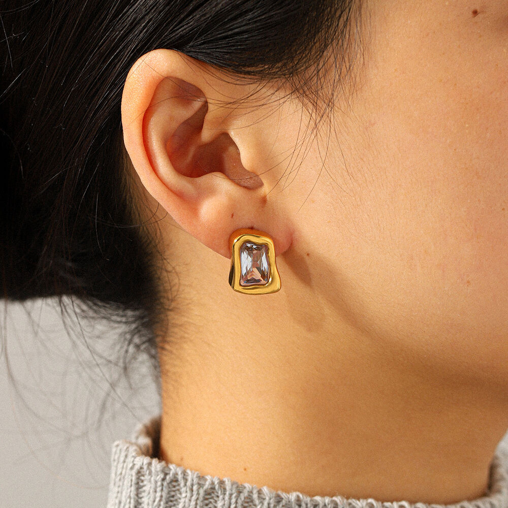 Luxuriöse rechteckige Edelstahl-Ohrstecker für Damen, wasserfest, anlaufgeschützt, goldfarben, mit Zirkonia h5Bild5