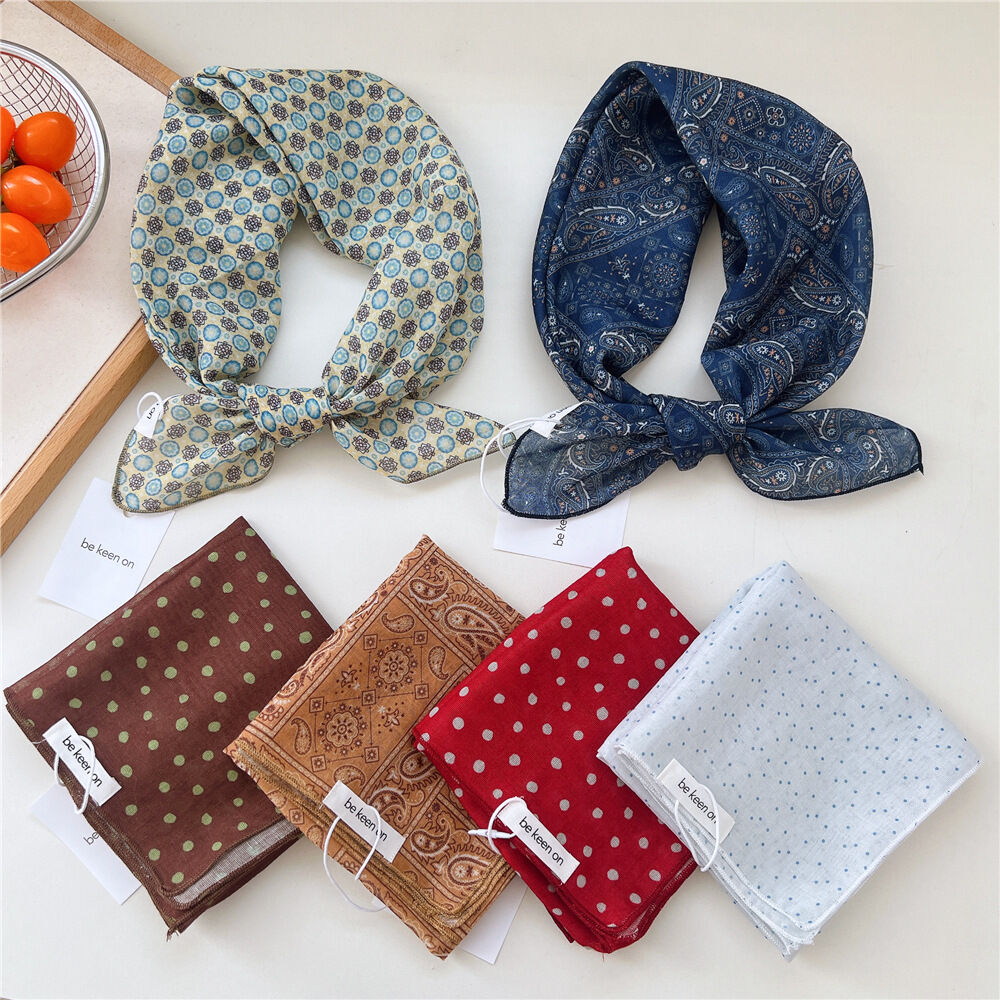 Bandana aus Polyester mit bunten Blumen- und Punktmuster