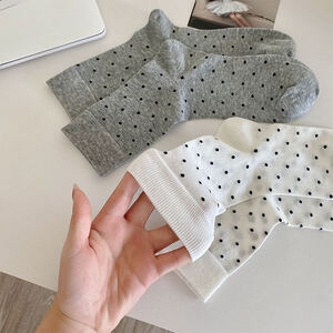 High Bounce Fashionable Simple Pure Cotton Polka - dot Mid-Calf Socks h5 Picture2