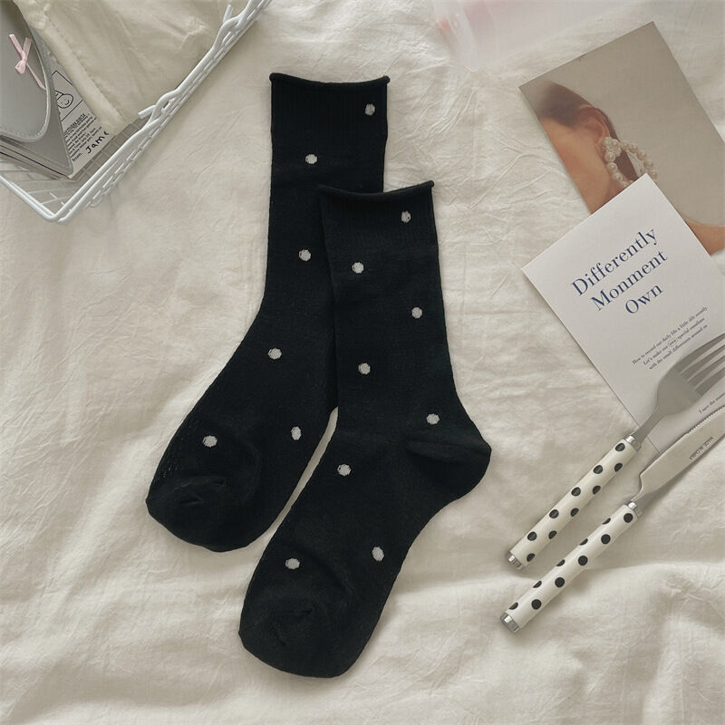 Einfache, hochelastische Baumwollsocken mit niedlichen Punkten, wadenlang