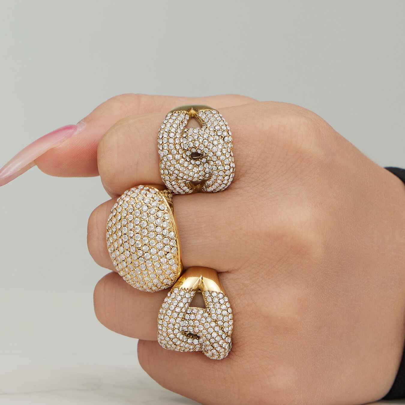 Luxurious Circle Stainless Steel Waterproof Anti - Tarnish Gold Color Fully-Zircon Women's Gemstone Rings h5 Picture4
