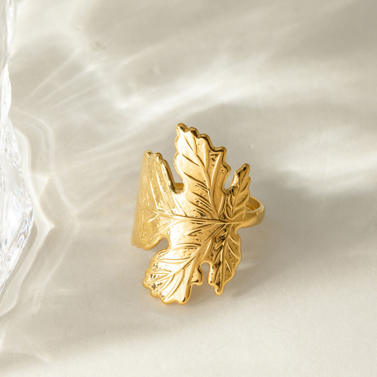 1 stuk Classic Series Maple Leaf roestvrijstalen waterdichte statement ring in goudkleur Afbeelding3