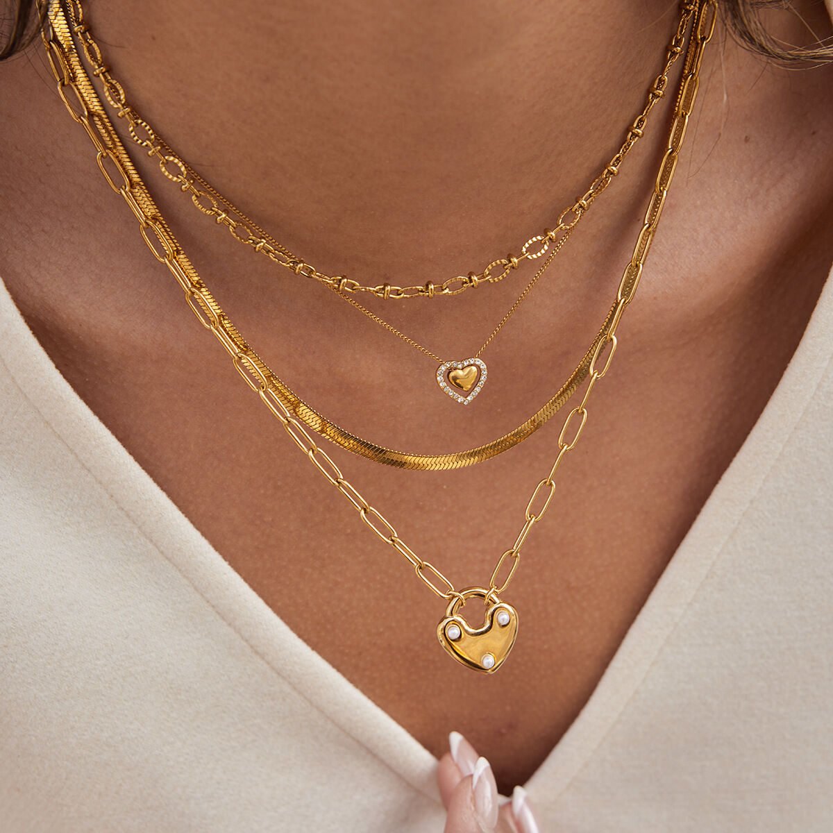 Collane con ciondolo da donna in acciaio inossidabile con chiave a forma di cuore romantico, impermeabili e anti-ossidazione, color oro h5 Immagine3