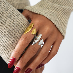 1 Stück gehämmertes, formschönes, wasserdichtes und anlaufgeschütztes Edelstahl-Statement-Ring in Goldfarbe h5 Bild3