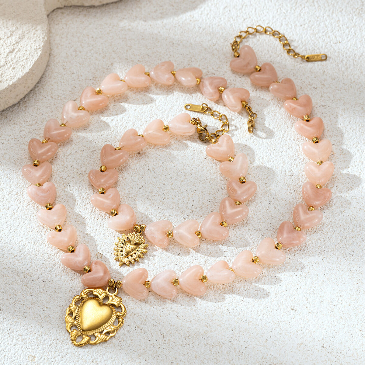 Collana con perline da donna color oro impermeabile in acciaio inossidabile con cuore in acrilico, 1 pezzo, per tutti i giorni 2
