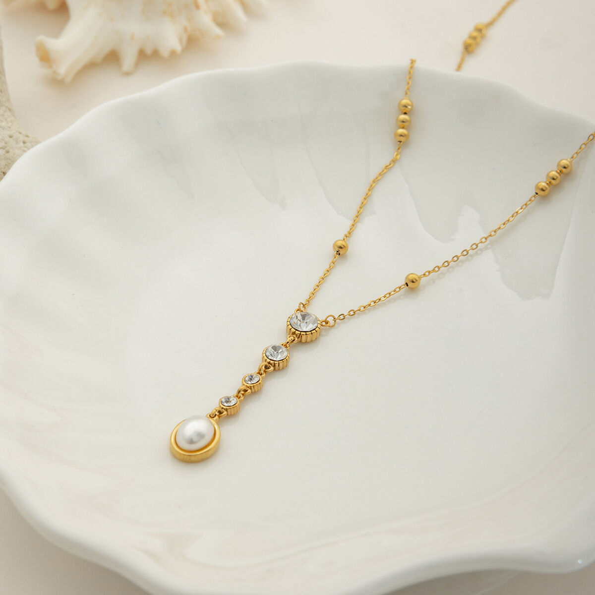 Sleek Circle Stainless Steel Waterproof&Anti-tarnish Gold Color Women's Pendant Necklaces h5 Picture6