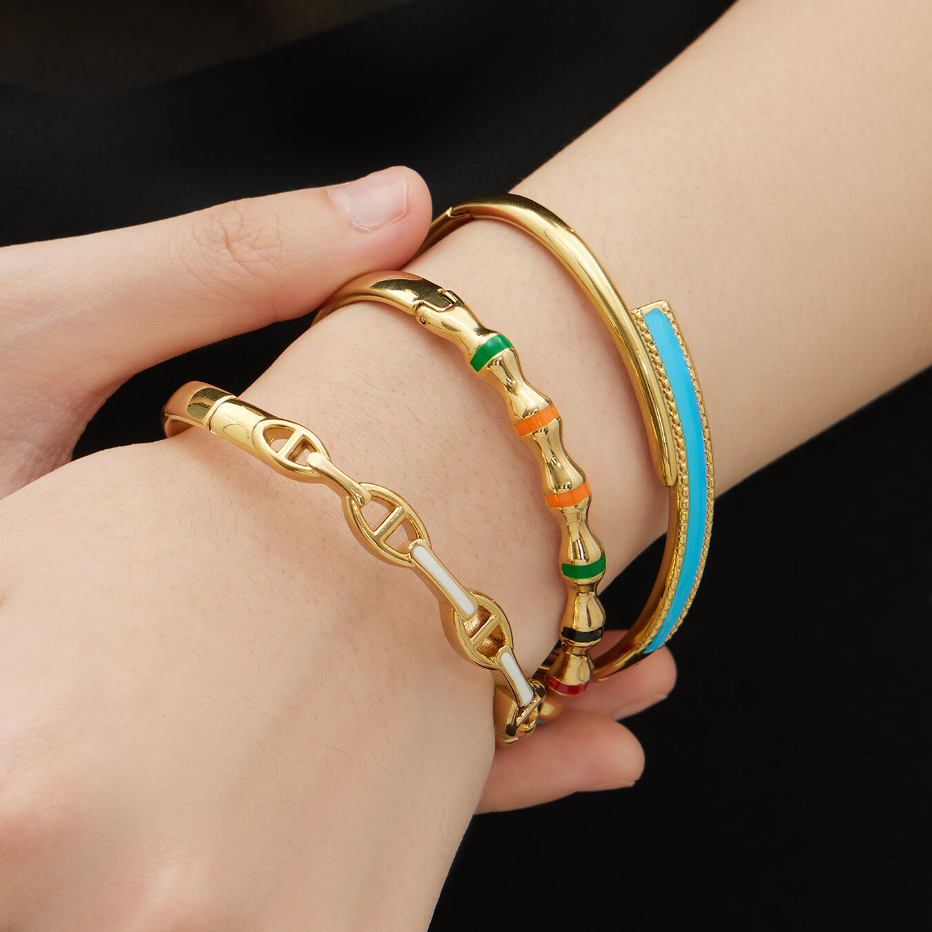 Delicate Stainless Steel Gold Color Waterproof Anti - Tarnish Women's Bangles Picture4