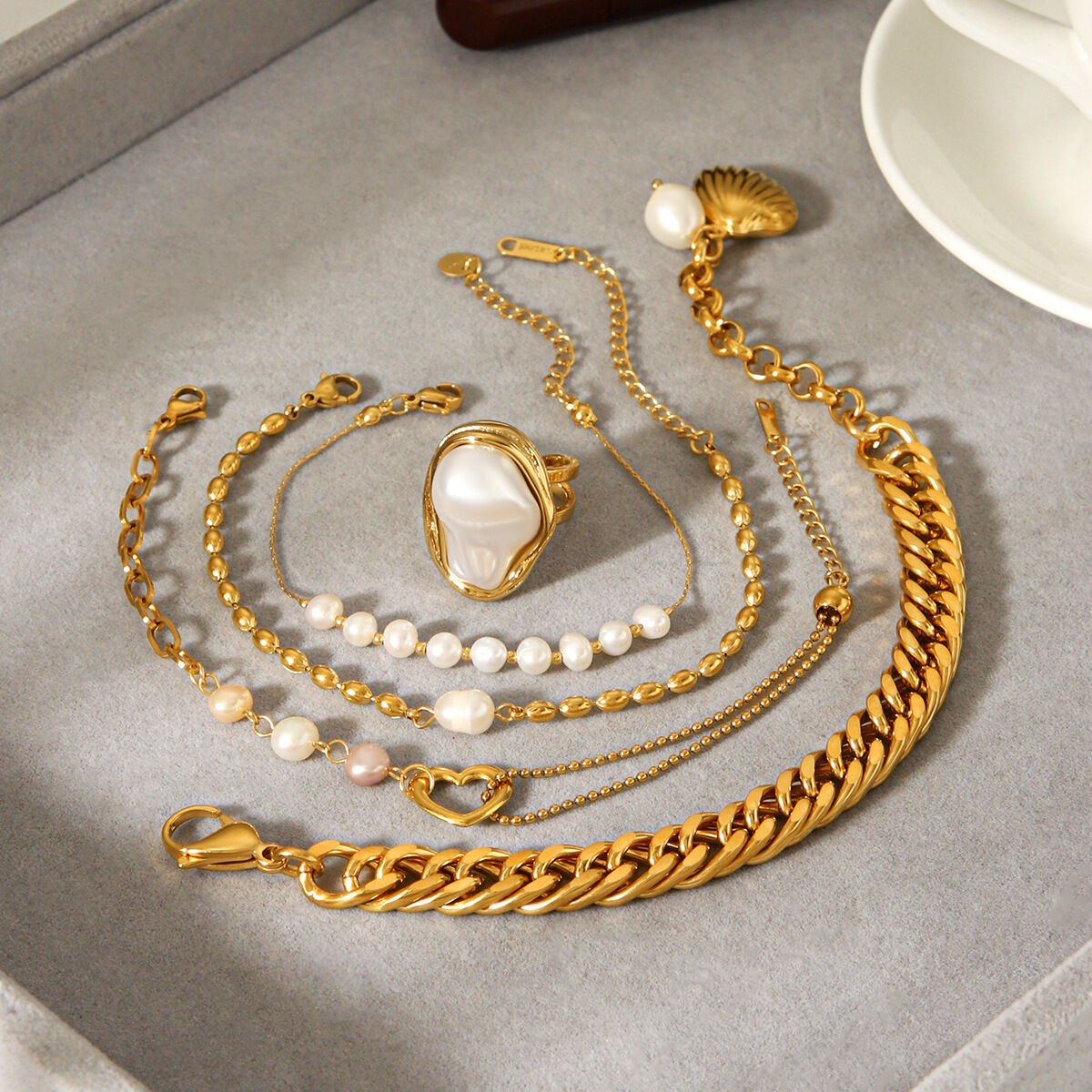 Stainless Steel Waterproof Gold Color Pearl Bracelet Picture3