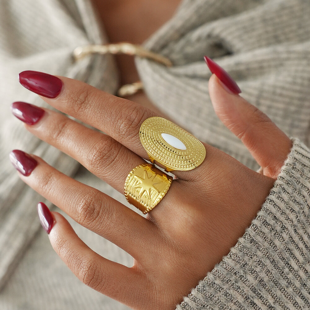 1 Stück gehämmertes, wasserfestes und anlaufgeschütztes Edelstahl-Statement-Ring in Goldfarbe für Damen h5Bild4