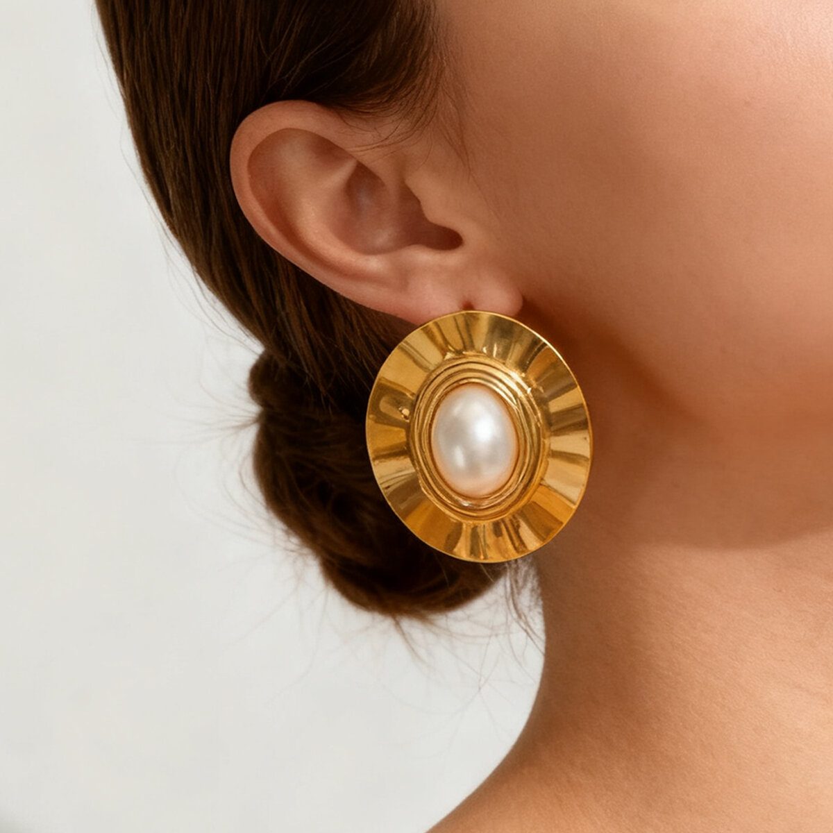 1 Pair Elegant Circle Hypo - allergenic Stainless Steel  Waterproof Non Tarnish  Women's Stud Earrings Picture3