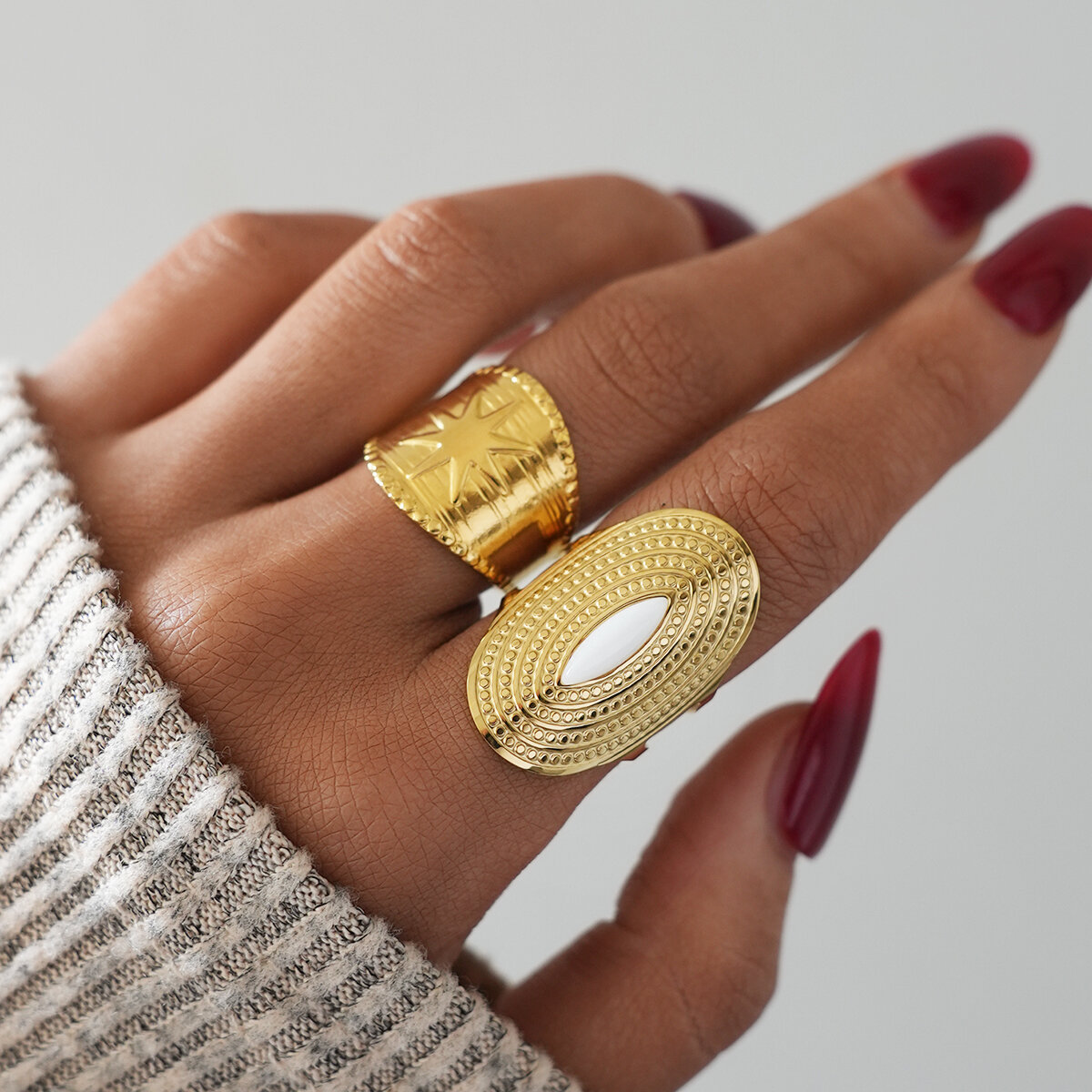 1 Stück gehämmertes, wasserfestes und anlaufgeschütztes Edelstahl-Statement-Ring in Goldfarbe für Damen h5Bild7