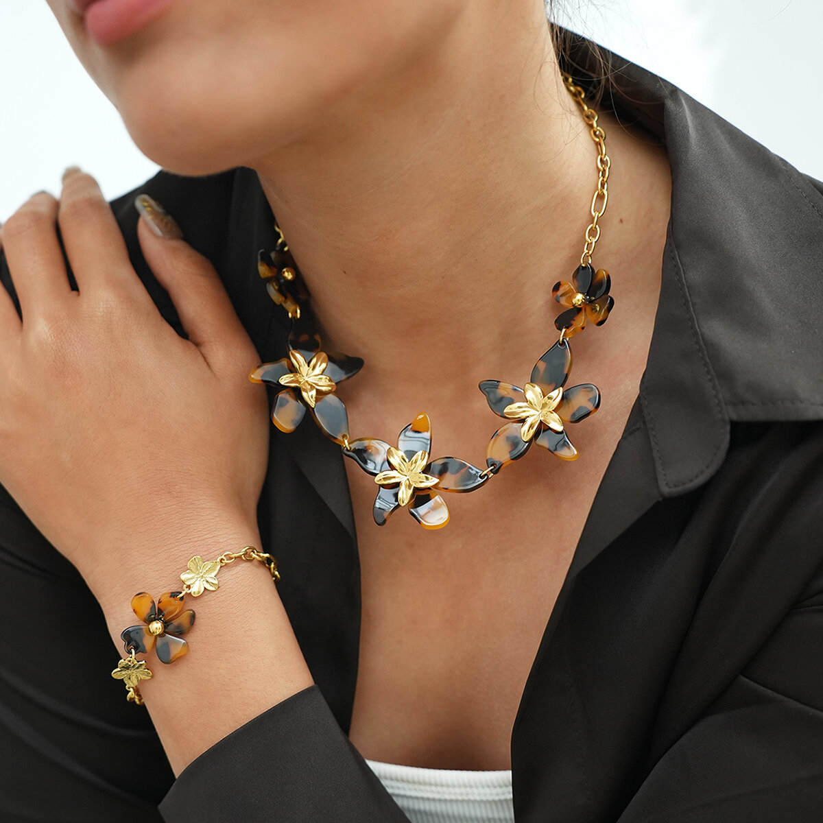 1 Piece Simple Series Retro Flower Stainless Steel Waterproof   Gold Color  Jewelry Sets