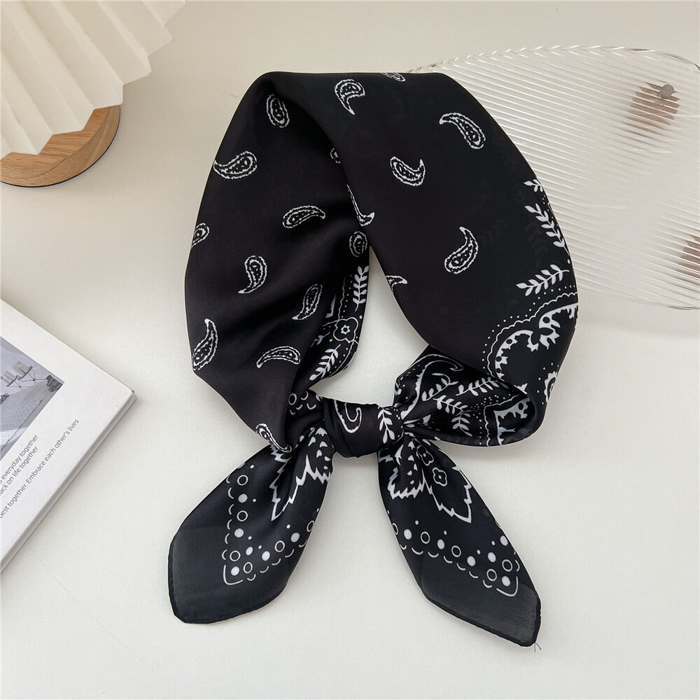 3 Small Curved Round Cashew Flower Black Picture3