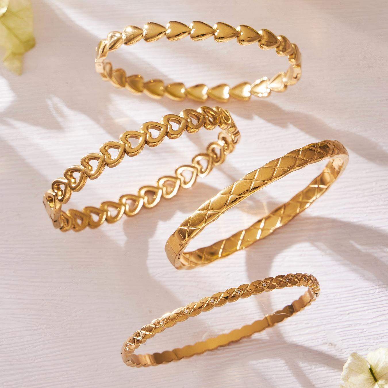 Exquisite Heart Circle Stainless Steel Gold Color Waterproof&Anti-tarnish Women's Bangles