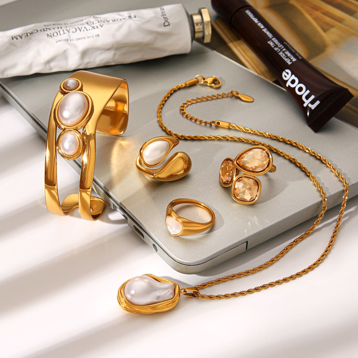 Set di gioielli retrò in acciaio inossidabile impermeabile color oro con perle 2