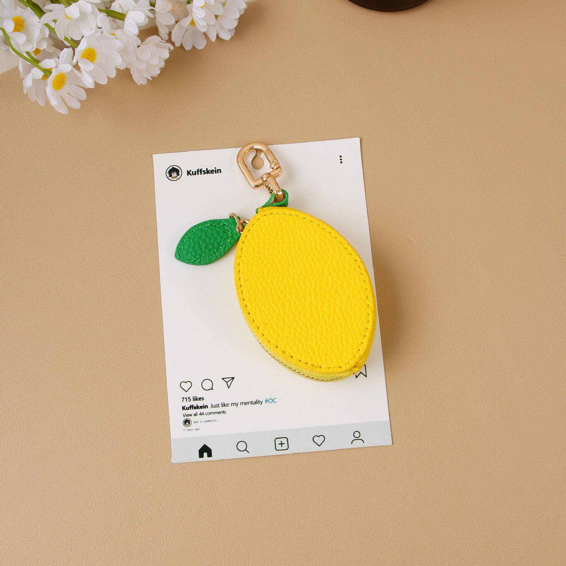 Simple Series Niedliche Erdbeer-Taschenanhänger aus PU für Damen Bild4