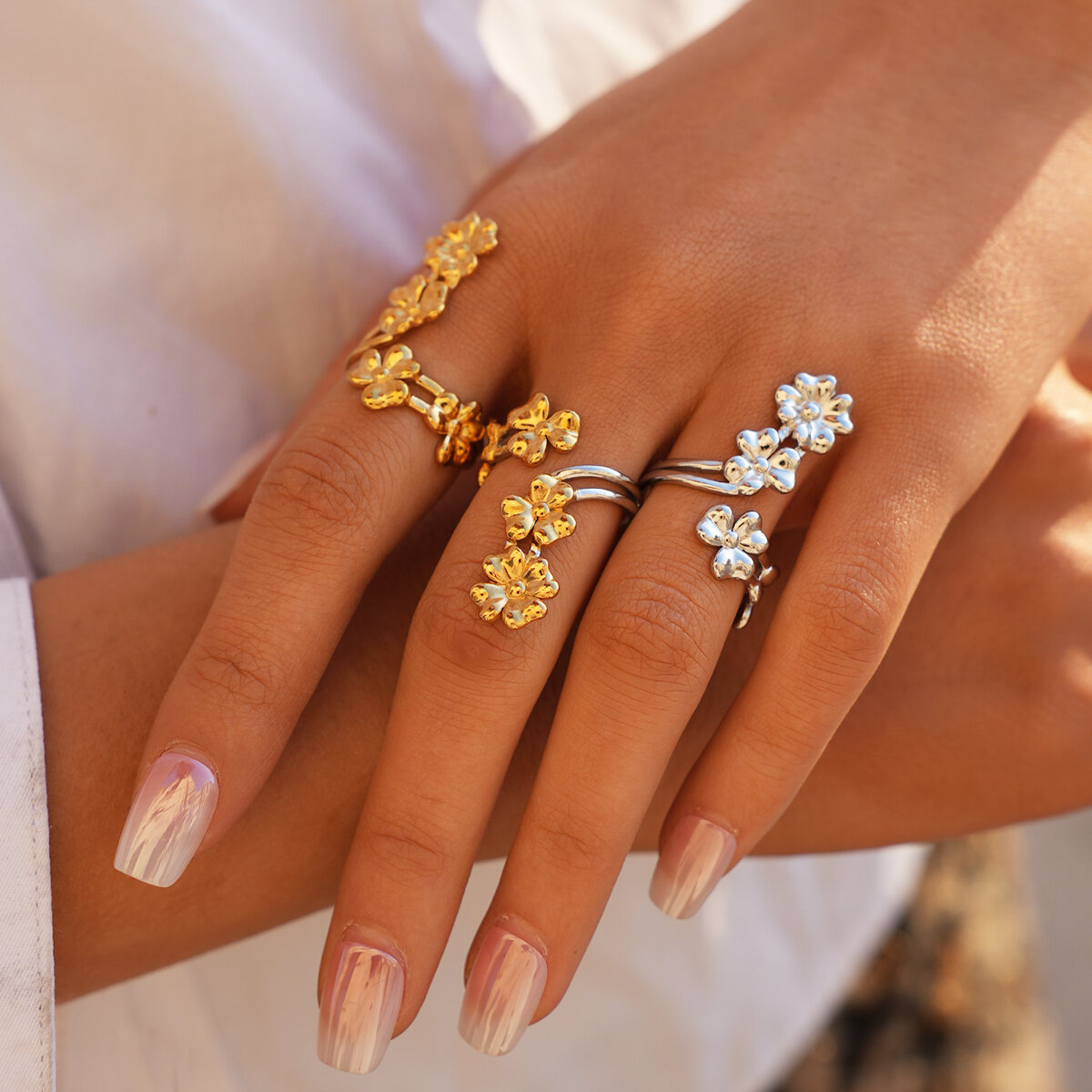 Simple Series Daily Flower Stainless Steel Waterproof   Gold Color  Statement Rings Picture5