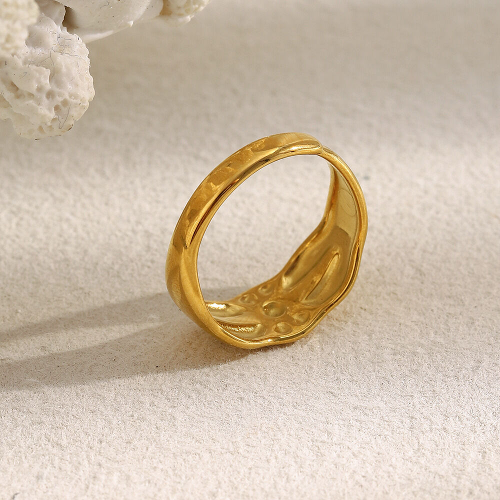 Star Pattern Stainless Steel Waterproof Gold Color Minimalist Ring h5 Picture3