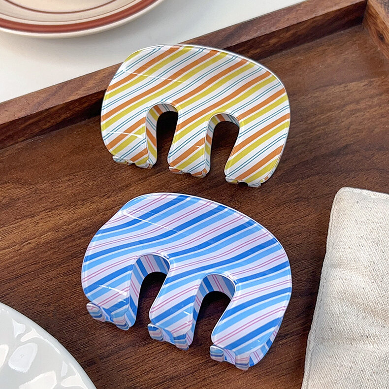 Simple Series Elegant Stripe Pvc Women's Hair Claws Picture3