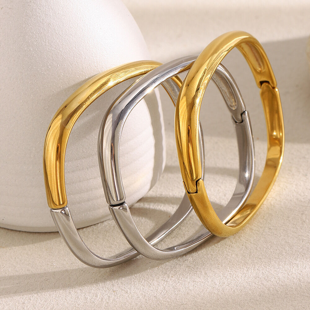 Simple Stainless Steel Waterproof Gold Color Bangle 2