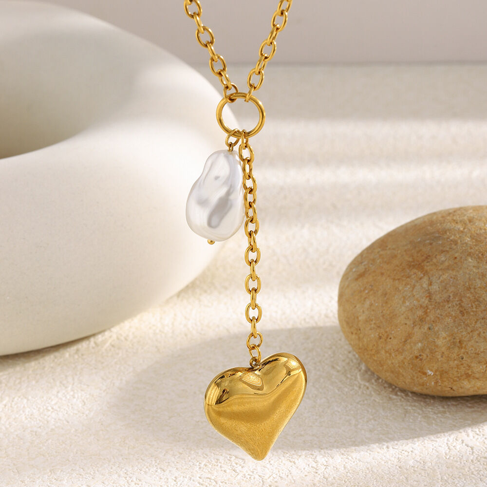 Simple Heart Stainless Steel Waterproof Gold Color Pendant Necklace h5 Picture2