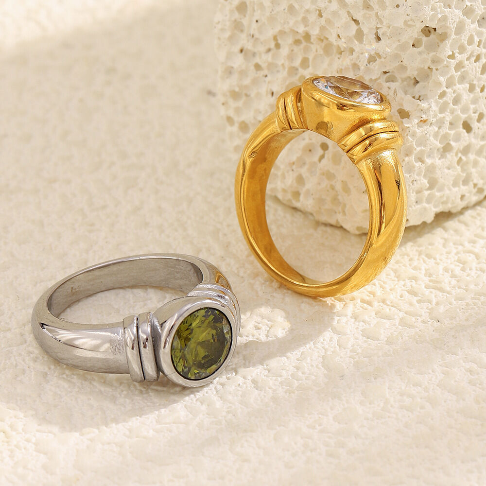 Retro-Ring aus wasserdichtem Edelstahl mit Zirkonia-Edelstein