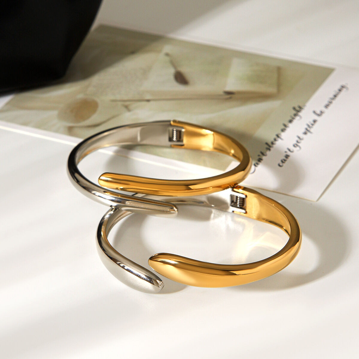 Braccialetti da donna minimalisti in acciaio inossidabile, impermeabili e anti-ossidazione, in colori misti oro e argento h5 Immagine5