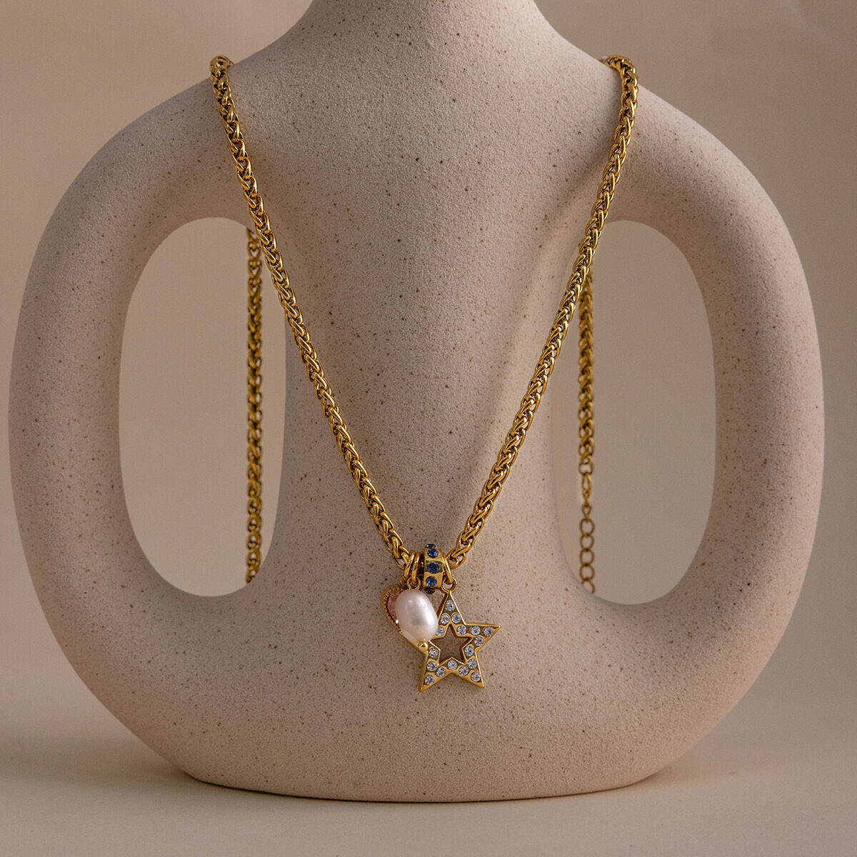 Elegante Damen-Halskette mit Sternanhänger aus Edelstahl, wasserfest und anlaufgeschützt, goldfarben, mit Zirkonia-Perle Bild6