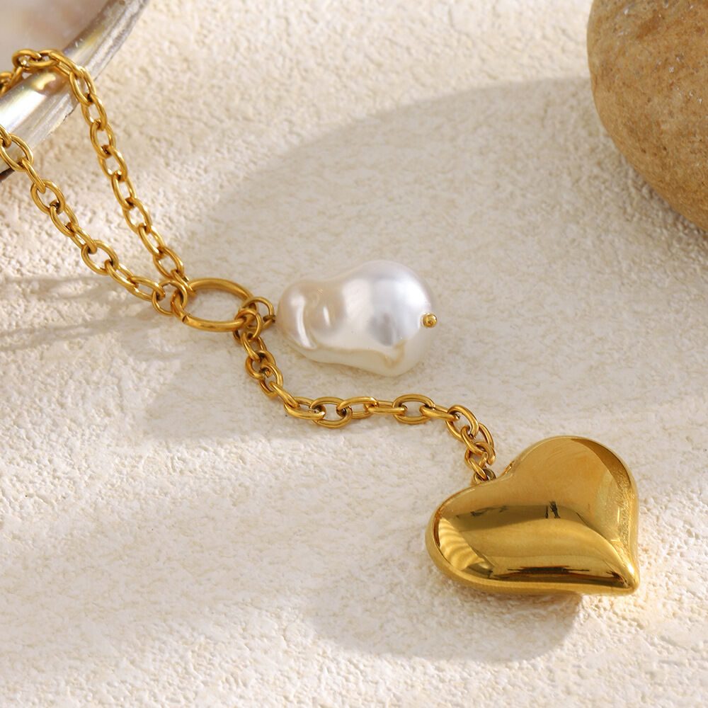 Simple Heart Stainless Steel Waterproof Gold Color Pendant Necklace h5 Picture3