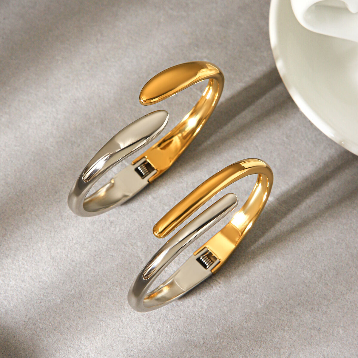 Braccialetti da donna minimalisti in acciaio inossidabile, impermeabili e anti-ossidazione, in colori misti oro e argento h5 Immagine3