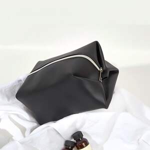 Modern Durable Pu Women's Makeup Bags h5 Picture4