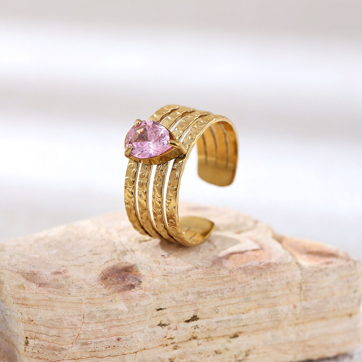 Bague en acier inoxydable étanche couleur or avec pierre précieuse en zircon et motif floral en forme de cœur h5 Image4