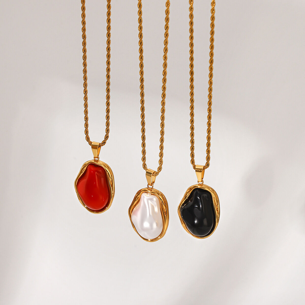 Set di collana di perle color oro impermeabile in acciaio inossidabile a forma di goccia 2