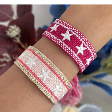 Geborduurde stervormige armband met kwastjes