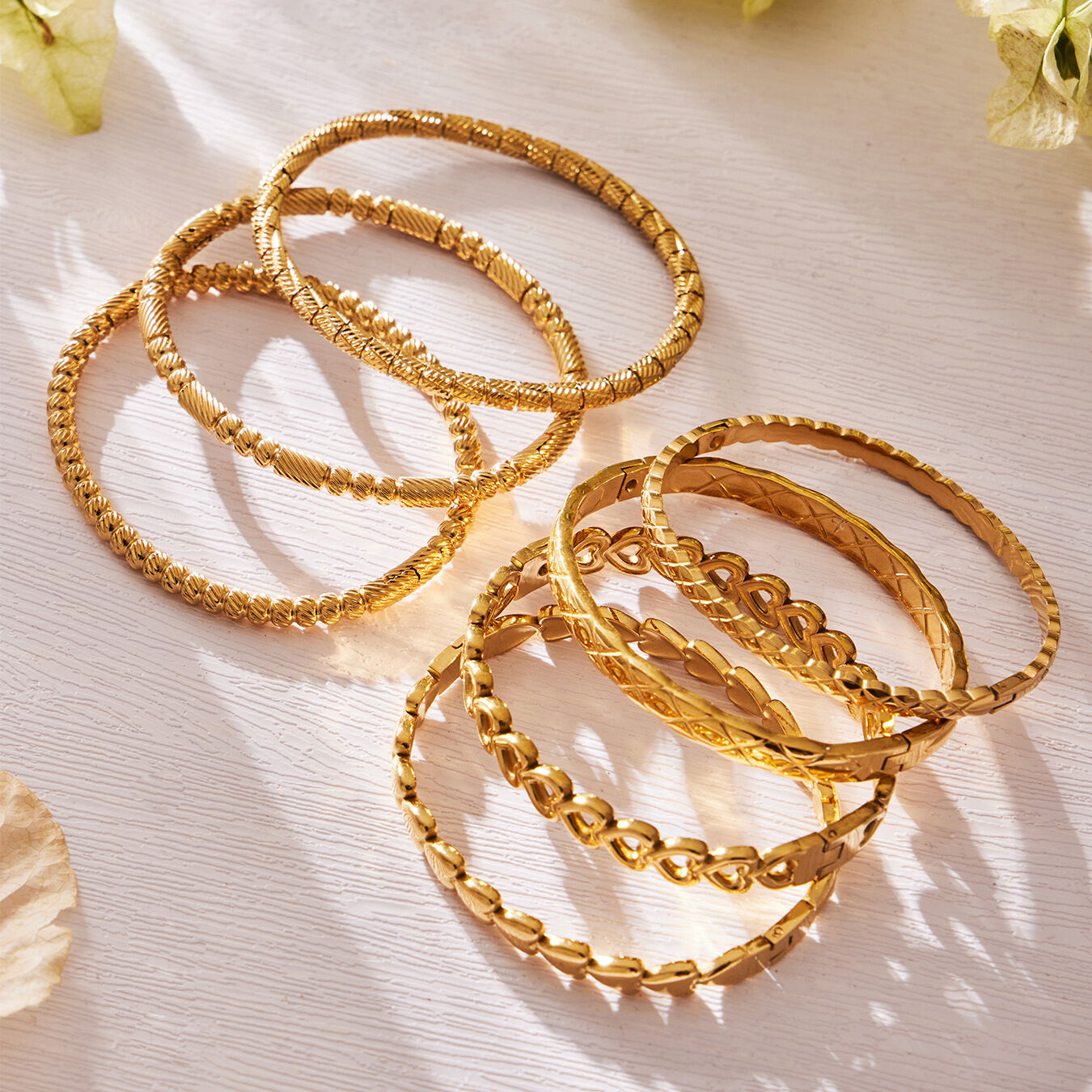 Exquisite Heart Circle Stainless Steel Gold Color Waterproof&Anti-tarnish Women's Bangles Picture4