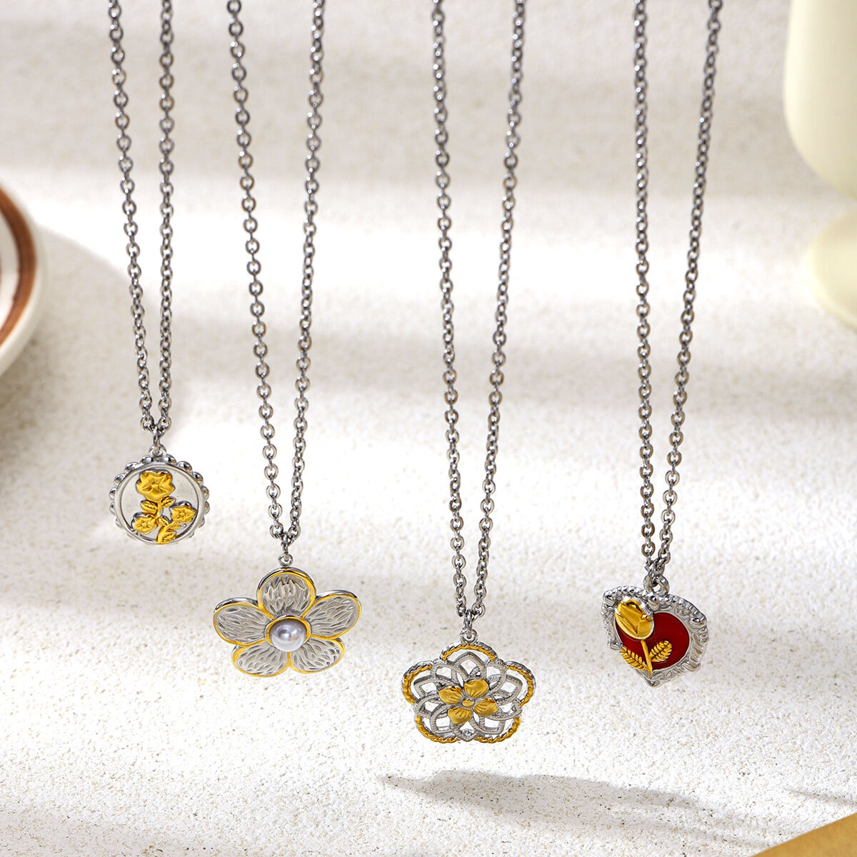 Retro Flower Heart Stainless Steel Waterproof Mixed Color Pendant Necklace