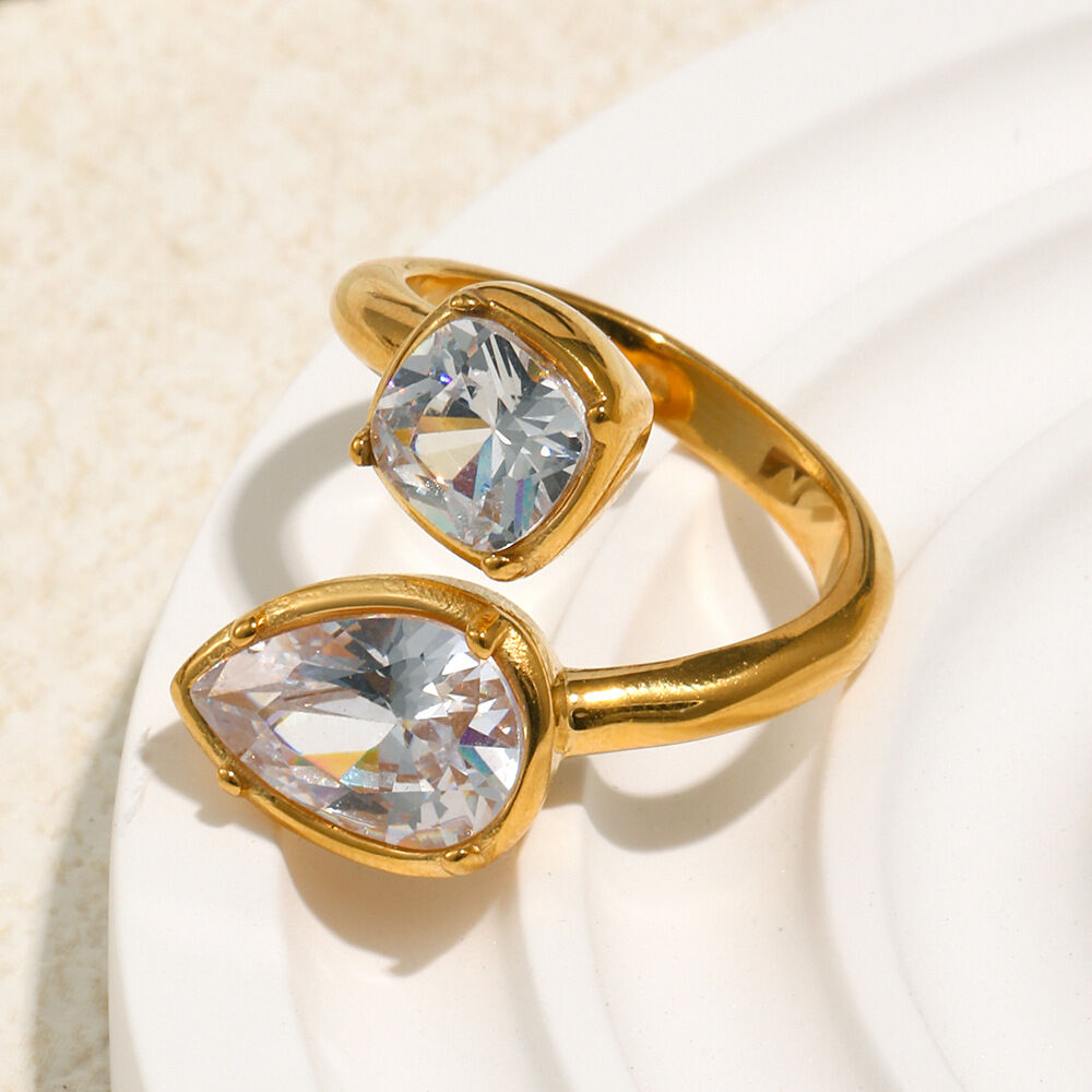 Anillo Sencillo De Acero Inoxidable Con Circonitas Doradas, Resistente Al Agua