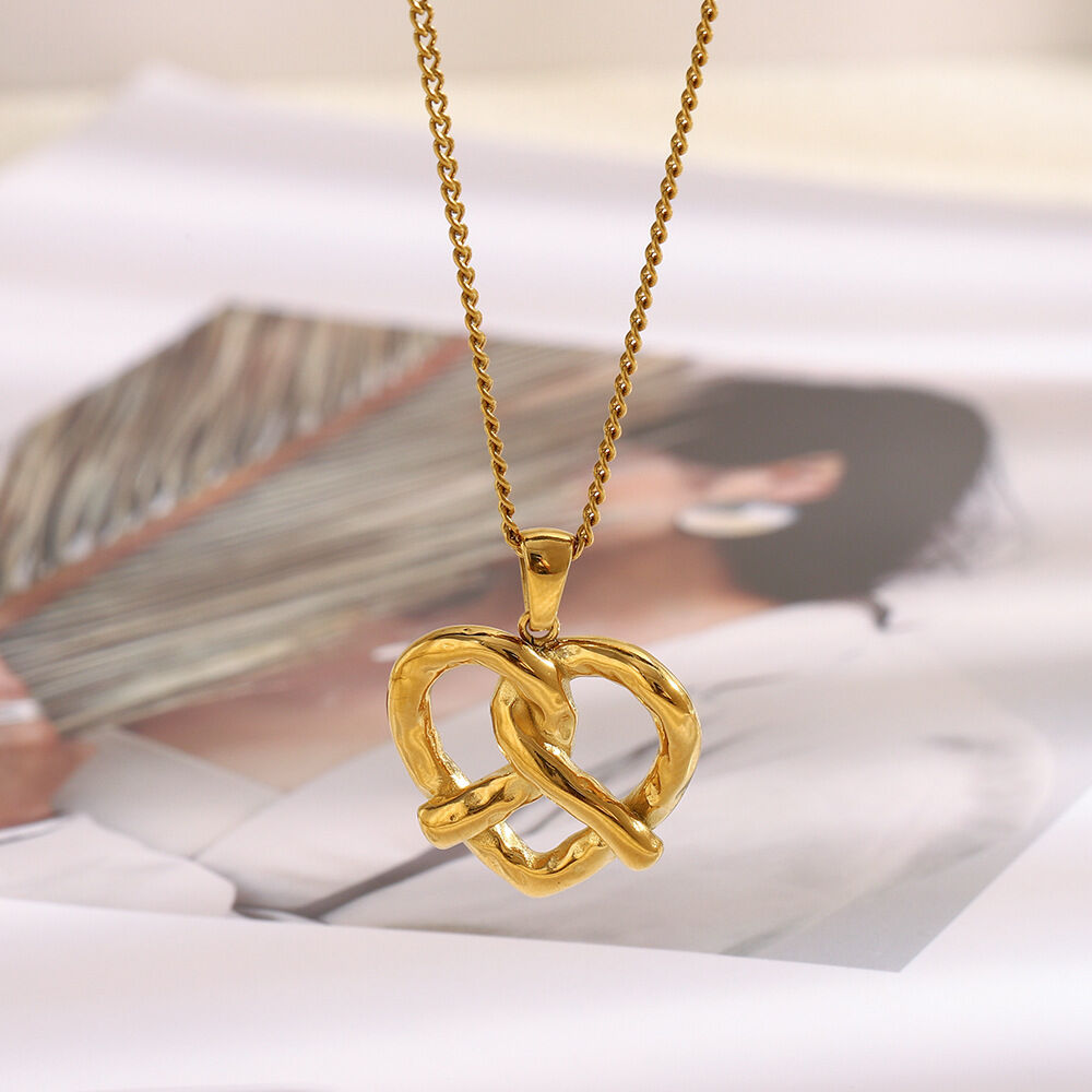 Heart Shape Stainless Steel Waterproof Gold Color Pendant Necklace 2
