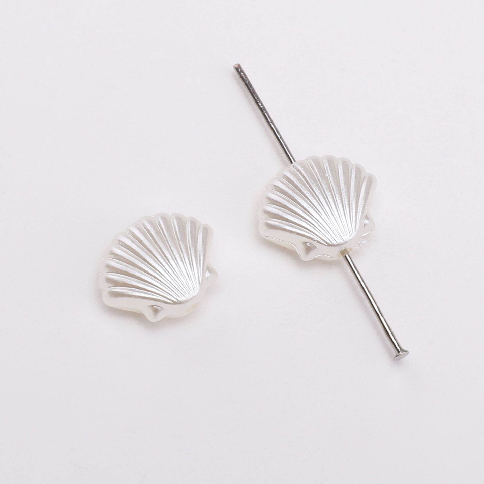 Scallop Shell, 13X11Mm, Pore Diameter Approx. 1.5Mm, #3236, Pure White, 30 Pieces/Pack Picture4