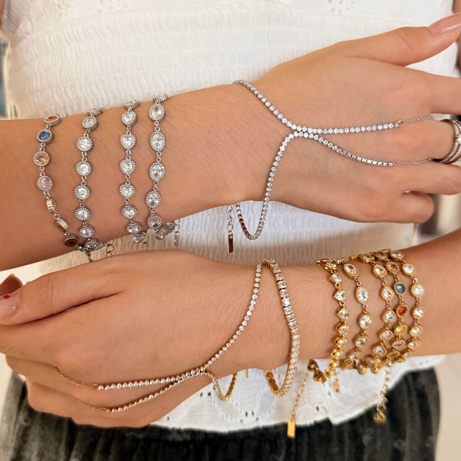Lussuosi braccialetti con perline da donna in acciaio inossidabile, impermeabili, color oro, con perline di zircone