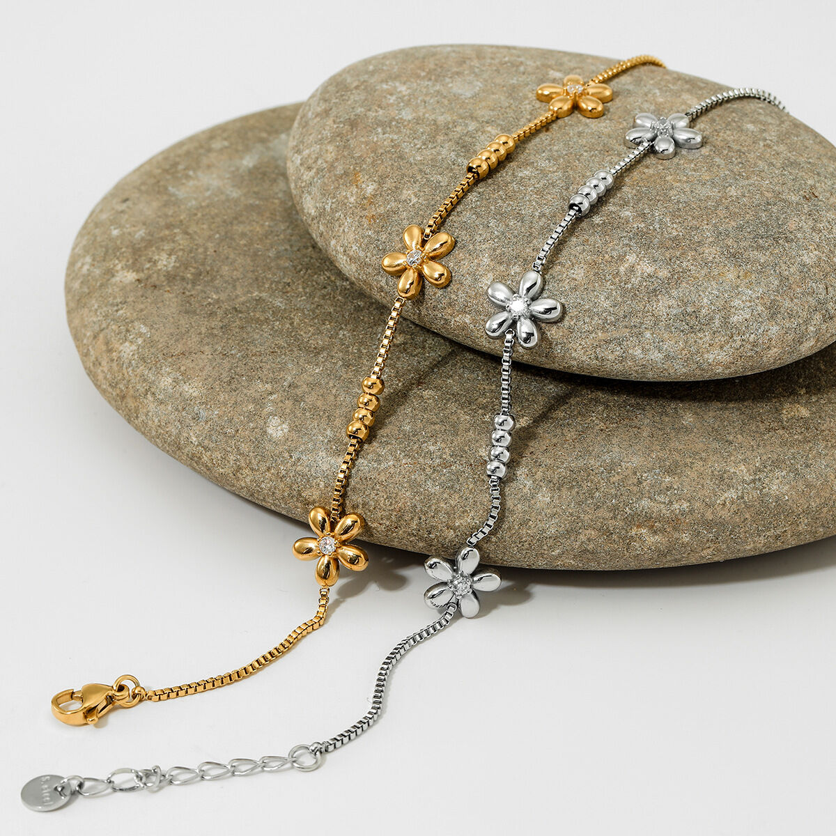 Süßes Blumen-Armband aus Edelstahl, wasserdicht, goldfarben, mit Zirkonia-Kette für Damen