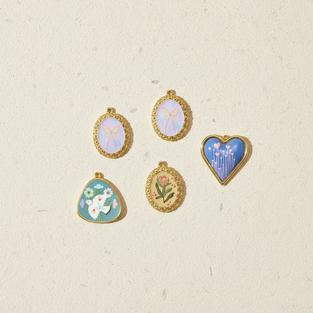 1 pezzo di ciondolo romantico a forma di cuore in acciaio inossidabile impermeabile color oro da donna