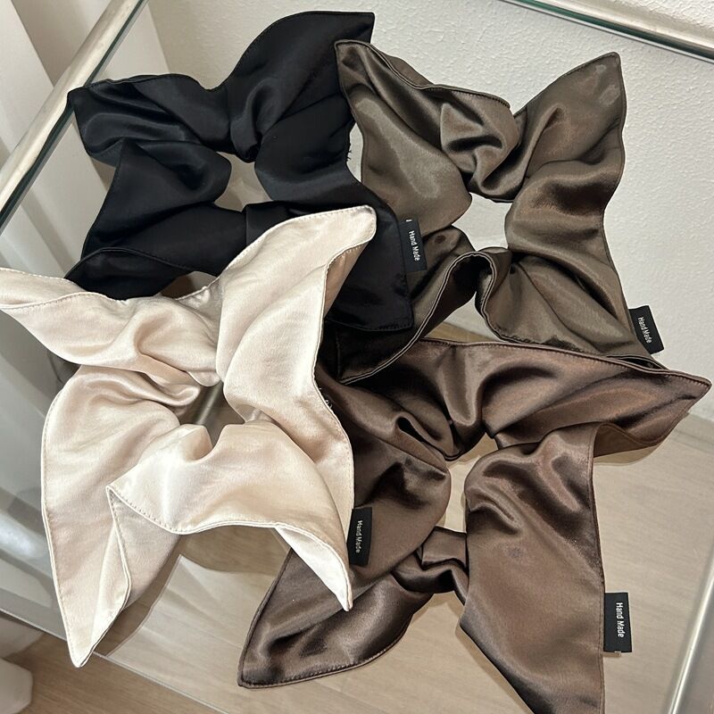 Coleteros elegantes de tela de color liso de la serie romántica para mujer