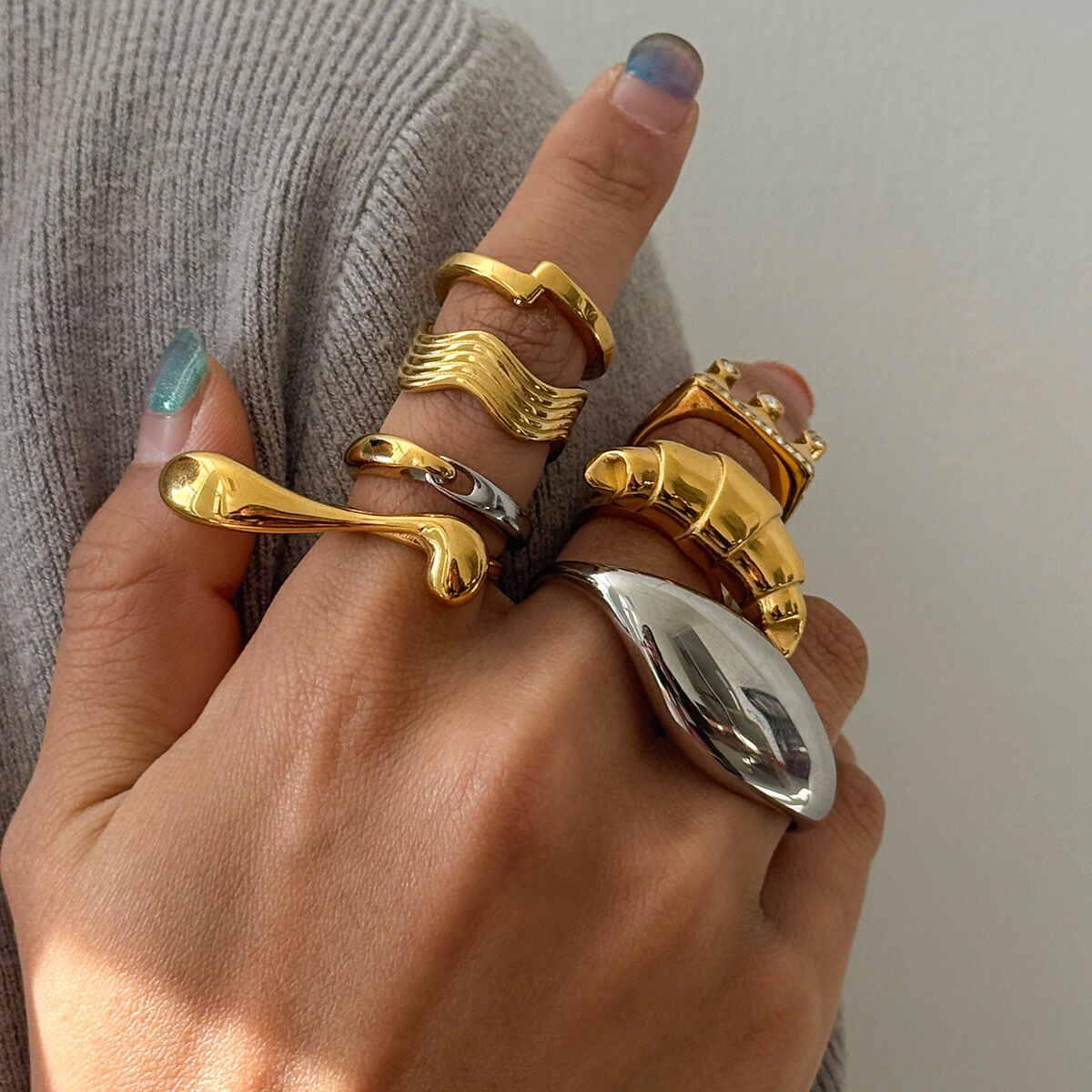 Classic Mixed Gold Color And Silver Colors Stainless Steel Waterproof&Anti-tarnish Statement Rings 2