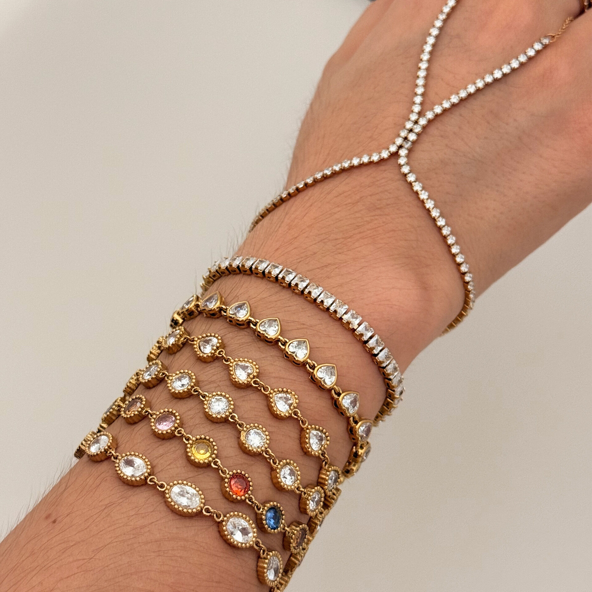 Lussuosi braccialetti con perline da donna in acciaio inossidabile, impermeabili, color oro, con perline di zircone 2
