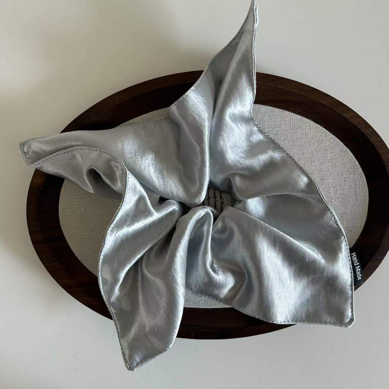 Elegante, einfarbige Haargummis aus der Romantic Series für Damen Bild4